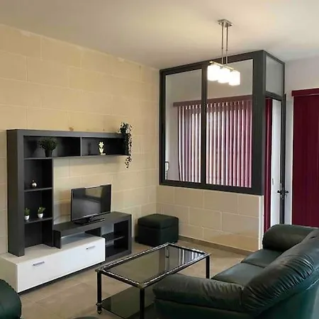 Apartament 2-bedroom In Għarb